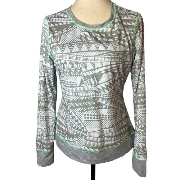 FILA Gray and White Long Sleeve round Neck Thick Tee Short Abstract Design M - Picture 1 of 10